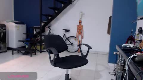 Snapshot of andressdean chatting on 27, 9, 2025 Andres Dean online show from 27, 9, 2025