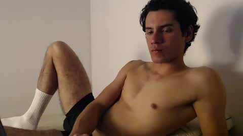Snapshot of andrestorres0 chatting on 3, 1, 2025 Andres Torres online show from 3, 1, 2025