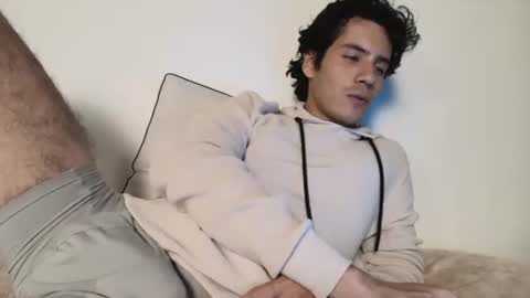 Snapshot of andrestorres0 chatting on 14, 2, 2025 Andres Torres online show from 14, 2, 2025