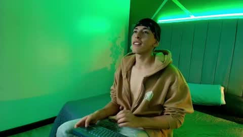 Snapshot of andreuw_wolf chatting on 29, 10, 2025 Andreuw Wolf online show from 29, 10, 2025