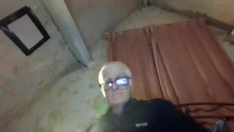 Andrew online show from 4, 4, 2026