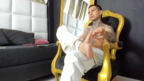 andrew_sanders69 online show from 5, 2, 2026