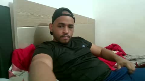 Snapshot of andrew_texeira chatting on 15, 9, 2025 Andrew Texeira online show from 15, 9, 2025