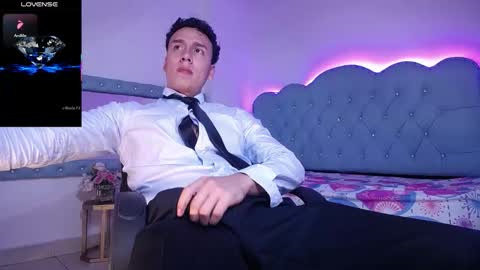 Snapshot of andrew_thomas_ chatting on 29, 10, 2025 Andrew online show from 29, 10, 2025