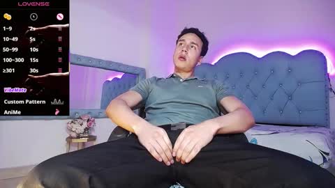 Snapshot of andrew_thomas_ chatting on 5, 11, 2025 Andrew online show from 5, 11, 2025