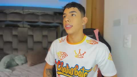 Snapshot of andrew_twink18 chatting on 24, 2, 2026 Andrew M. online show from 24, 2, 2026