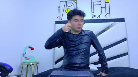 Snapshot of andrew_versb chatting on 7, 1, 2026 ANDREW online show from 7, 1, 2026