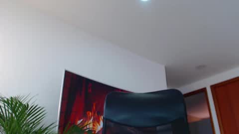 Snapshot of andrew_west_ chatting on 3, 12, 2024 ANDREW WEST online show from 3, 12, 2024