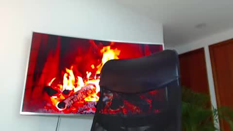 Snapshot of andrew_west_ chatting on 14, 12, 2024 ANDREW WEST online show from 14, 12, 2024