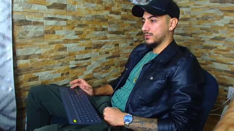 Snapshot of andrewbanner chatting on 3, 12, 2024 MasterRomania online show from 3, 12, 2024