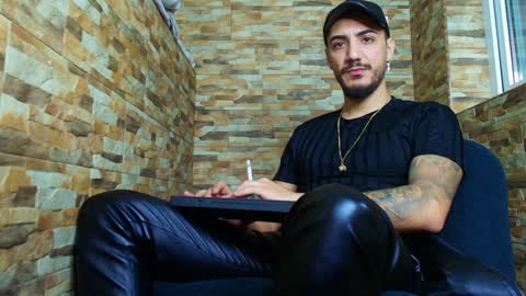 Snapshot of andrewbanner chatting on 8, 12, 2024 MasterRomania online show from 8, 12, 2024
