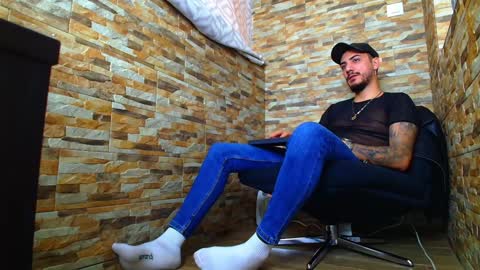 Snapshot of andrewbanner chatting on 11, 12, 2024 MasterRomania online show from 11, 12, 2024