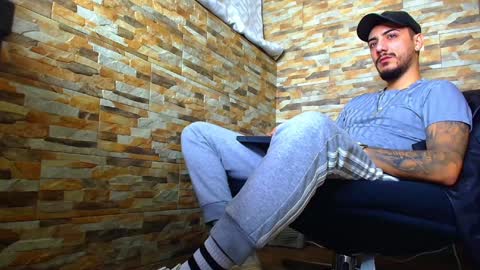 Snapshot of andrewbanner chatting on 13, 12, 2024 MasterRomania online show from 13, 12, 2024