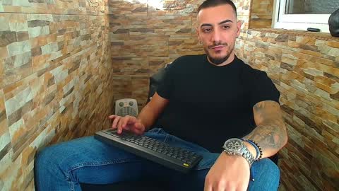 Snapshot of andrewbanner chatting on 14, 12, 2024 MasterRomania online show from 14, 12, 2024