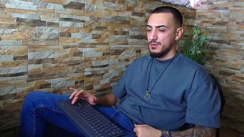 Snapshot of andrewbanner chatting on 15, 12, 2024 MasterRomania online show from 15, 12, 2024
