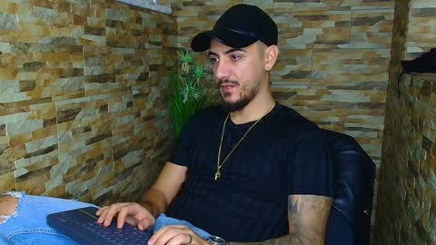 Snapshot of andrewbanner chatting on 19, 12, 2024 MasterRomania online show from 19, 12, 2024