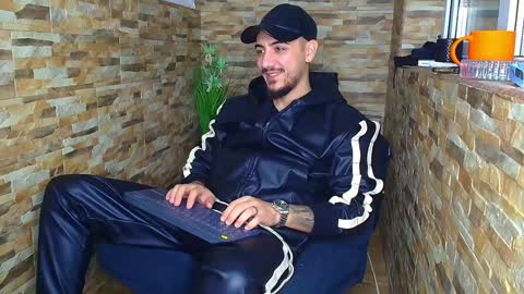 Snapshot of andrewbanner chatting on 20, 12, 2024 MasterRomania online show from 20, 12, 2024