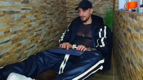 Snapshot of andrewbanner chatting on 23, 12, 2024 MasterRomania online show from 23, 12, 2024