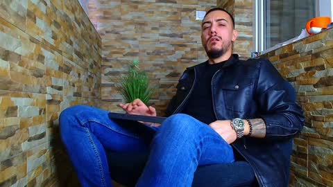 Snapshot of andrewbanner chatting on 28, 12, 2024 MasterRomania online show from 28, 12, 2024