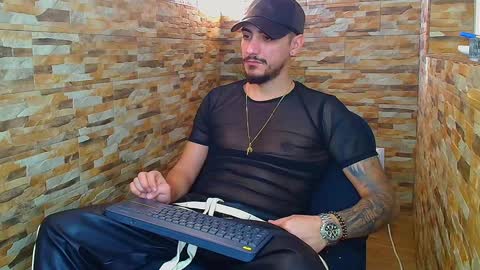 Snapshot of andrewbanner chatting on 5, 1, 2025 MasterRomania online show from 5, 1, 2025