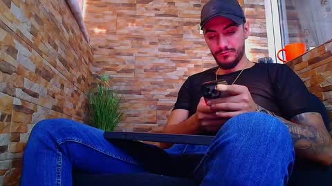 Snapshot of andrewbanner chatting on 8, 1, 2025 MasterRomania online show from 8, 1, 2025