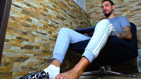 Snapshot of andrewbanner chatting on 11, 1, 2025 MasterRomania online show from 11, 1, 2025