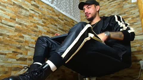 Snapshot of andrewbanner chatting on 12, 1, 2025 MasterRomania online show from 12, 1, 2025