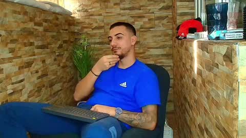 Snapshot of andrewbanner chatting on 20, 1, 2025 MasterRomania online show from 20, 1, 2025