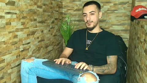 Snapshot of andrewbanner chatting on 22, 1, 2025 MasterRomania online show from 22, 1, 2025