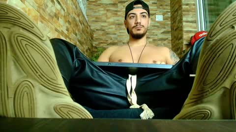Snapshot of andrewbanner chatting on 23, 1, 2025 MasterRomania online show from 23, 1, 2025