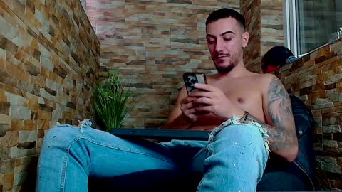 Snapshot of andrewbanner chatting on 2, 2, 2025 MasterRomania online show from 2, 2, 2025
