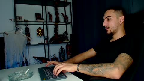 Snapshot of andrewbanner chatting on 3, 2, 2025 MasterRomania online show from 3, 2, 2025