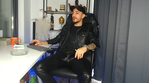 Snapshot of andrewbanner chatting on 10, 2, 2025 MasterRomania online show from 10, 2, 2025