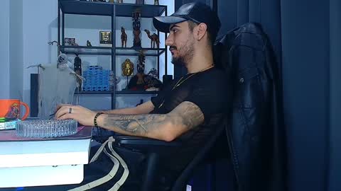 Snapshot of andrewbanner chatting on 19, 2, 2025 MasterRomania online show from 19, 2, 2025