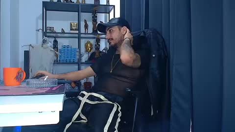 Snapshot of andrewbanner chatting on 19, 2, 2025 MasterRomania online show from 19, 2, 2025