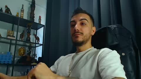 Snapshot of andrewbanner chatting on 25, 2, 2025 MasterRomania online show from 25, 2, 2025