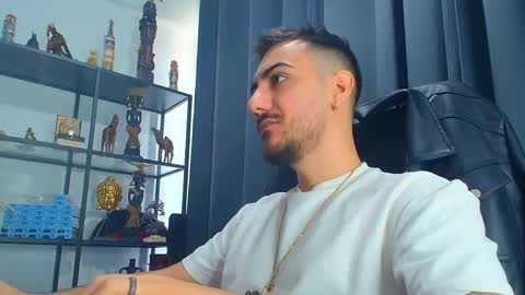 Snapshot of andrewbanner chatting on 25, 2, 2025 MasterRomania online show from 25, 2, 2025