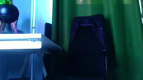 Snapshot of andrewbanner chatting on 23, 4, 2026 MasterRomania online show from 23, 4, 2026
