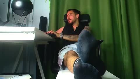 Snapshot of andrewbanner chatting on 8, 5, 2026 MasterRomania online show from 8, 5, 2026