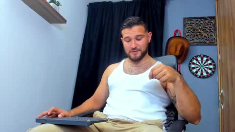 Snapshot of andrewdiaz_ chatting on 7, 4, 2026 Andrew Diaz online show from 7, 4, 2026