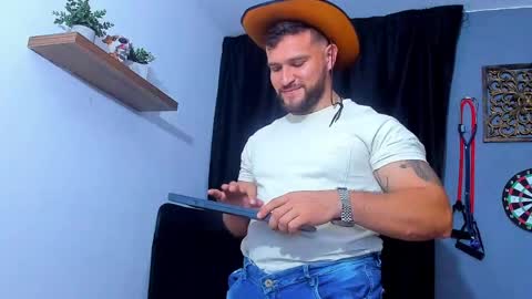 Snapshot of andrewdiaz_ chatting on 22, 4, 2026 Andrew Diaz online show from 22, 4, 2026