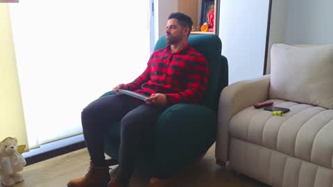Andrew online show from 4, 12, 2024