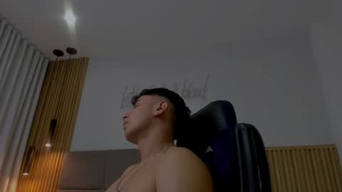 Snapshot of andrewlamar77 chatting on 11, 12, 2024 Andrewlamar21 online show from 11, 12, 2024