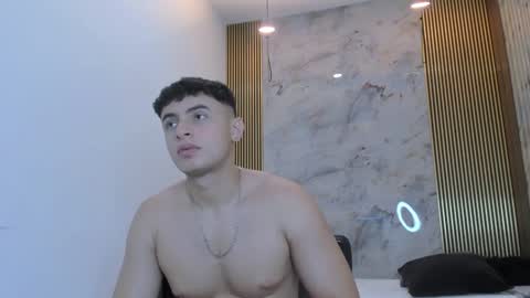 Snapshot of andrewlamar77 chatting on 17, 12, 2024 Andrewlamar21 online show from 17, 12, 2024