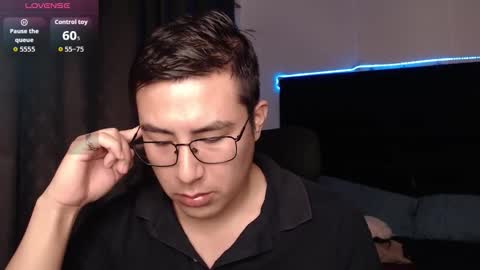 andrewmhilton_ online show from 8, 2, 2026