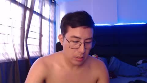 andrewmhilton_ online show from 20, 7, 2026