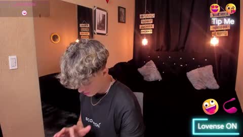 Snapshot of andrius_24 chatting on 8, 3, 2025 online show from 8, 3, 2025