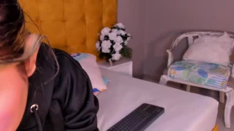 Snapshot of andrysccott chatting on 28, 2, 2025 andry online show from 28, 2, 2025