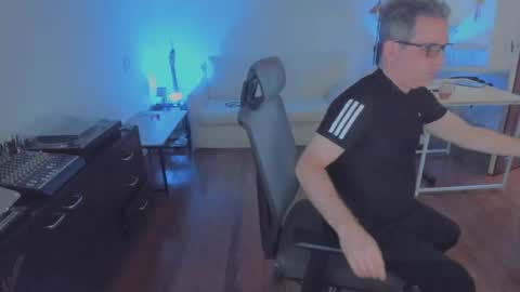 Andrew online show from 1, 12, 2025