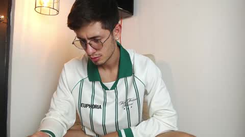 Snapshot of andy_collins__ chatting on 10, 4, 2026 andy_collins__ online show from 10, 4, 2026